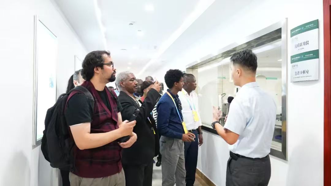 茶香为媒连中非 溯源茶史话合作丨中非经贸博览会外媒记者团参访湖南省茶叶博物馆 茶香为媒连中非 溯源茶史话合作丨中非经贸博览会外媒记者团参访湖南省茶叶博物馆